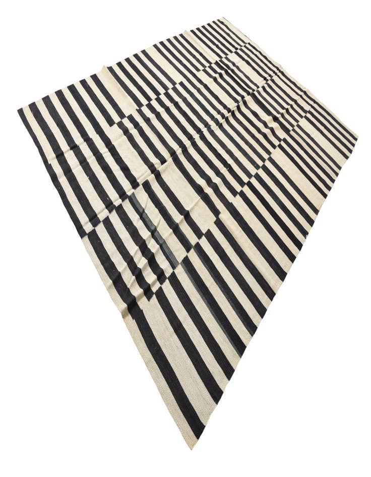 Detail image of  6' 10 x 9' 8  Hand Woven Kilim Modern Wool Rug