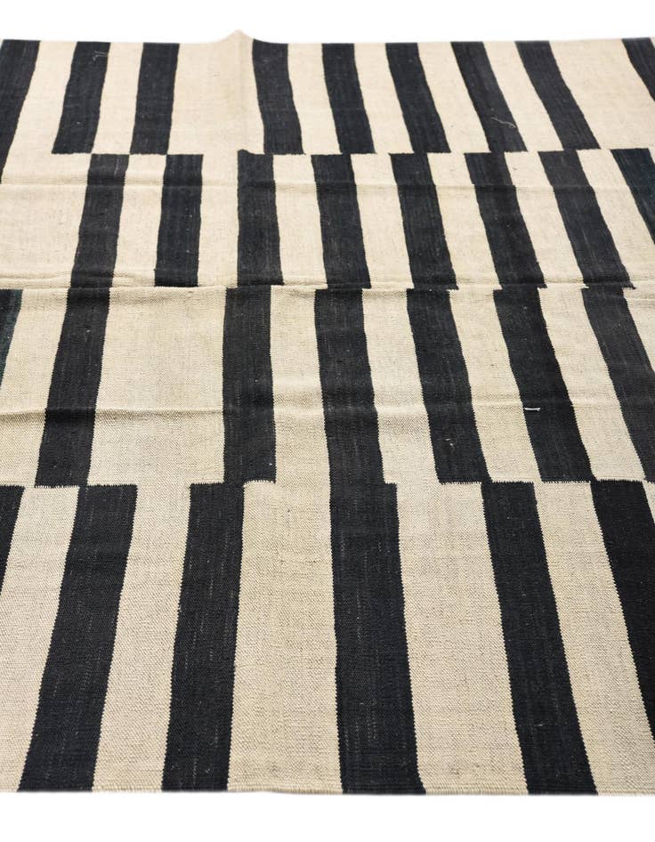 Detail image of  6' 10 x 9' 8  Hand Woven Kilim Modern Wool Rug