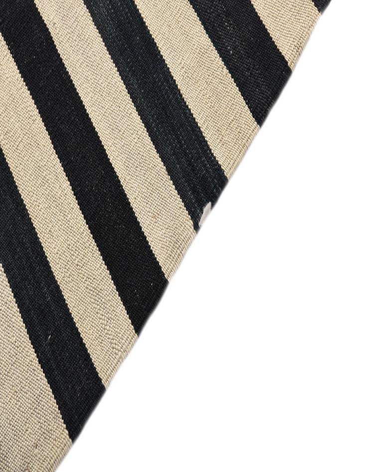Detail image of  6' 10 x 9' 8  Hand Woven Kilim Modern Wool Rug