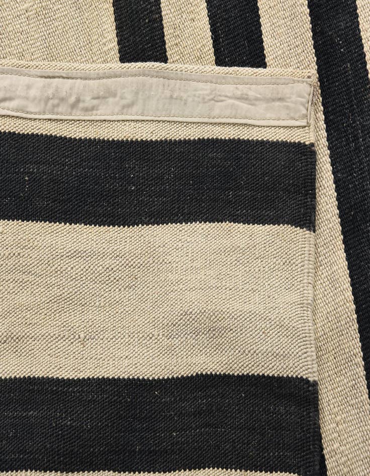 Detail image of  6' 10 x 9' 8  Hand Woven Kilim Modern Wool Rug