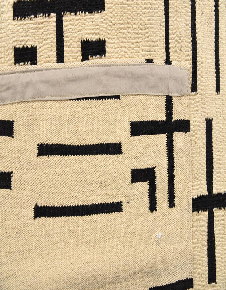 Detail image of  5' 2 x 6' 5  Hand Woven Kilim Modern Wool Rug