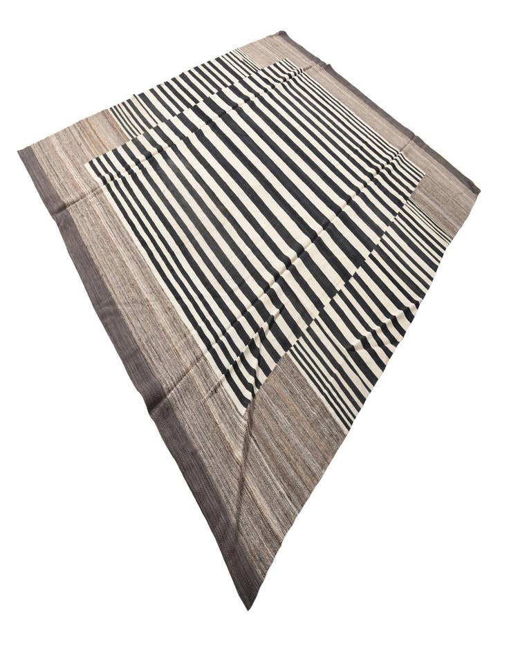 Detail image of  7' 11 x 9' 7  Hand Woven Kilim Modern Wool Rug