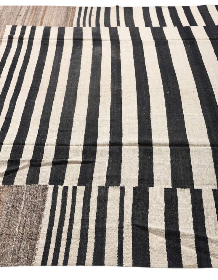 Detail image of  7' 11 x 9' 7  Hand Woven Kilim Modern Wool Rug