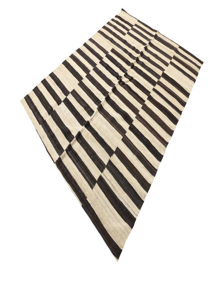 Detail image of  4' 3 x 5' 8  Hand Woven Kilim Modern Wool Rug