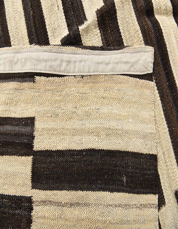 Detail image of  4' 3 x 5' 8  Hand Woven Kilim Modern Wool Rug