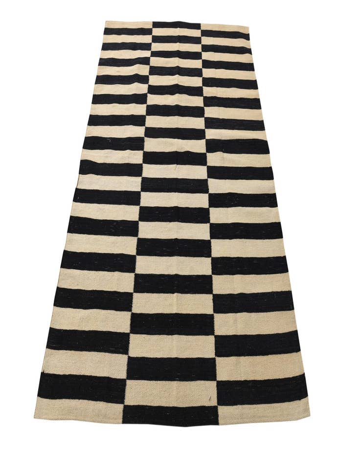 Detail image of  4' 2 x 5' 10  Hand Woven Kilim Modern Wool Rug