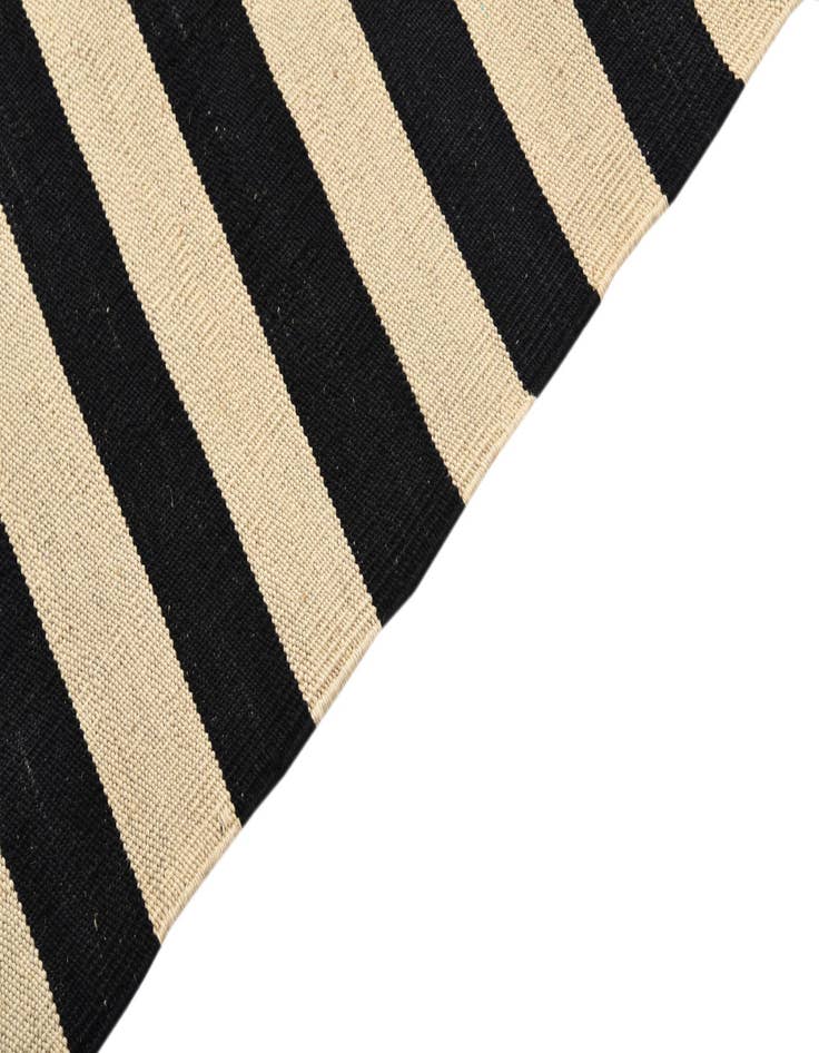 Detail image of  4' 3 x 5' 11  Hand Woven Kilim Modern Wool Rug