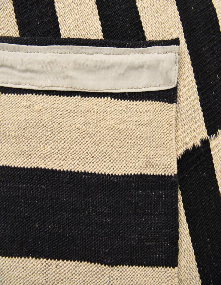 Detail image of  4' 3 x 5' 11  Hand Woven Kilim Modern Wool Rug