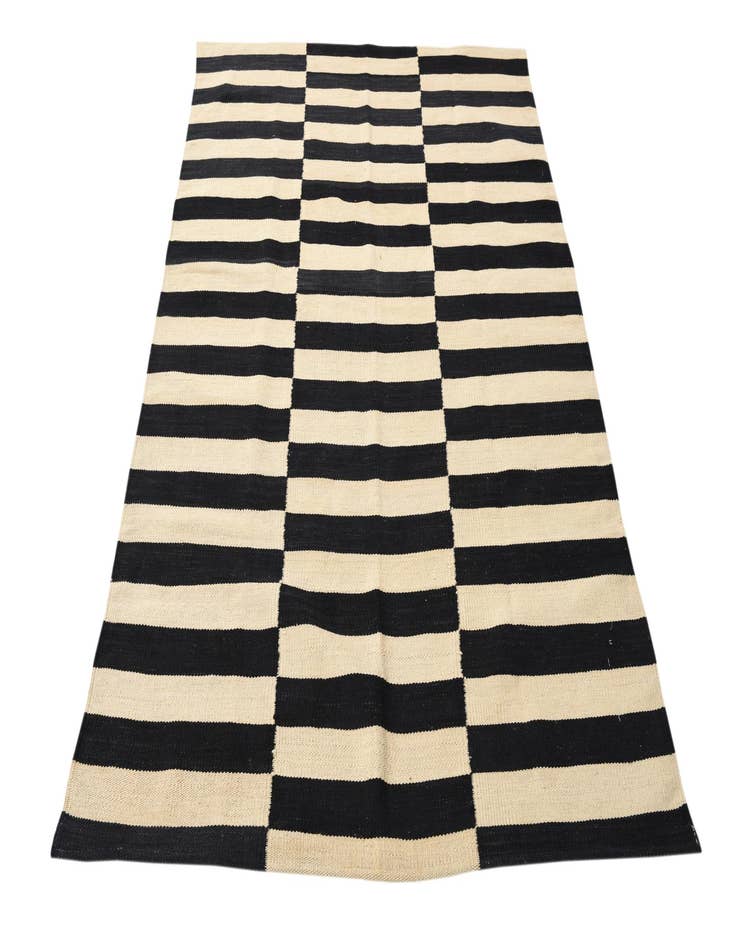 Detail image of  3' 11 x 5' 9  Hand Woven Kilim Modern Wool Rug