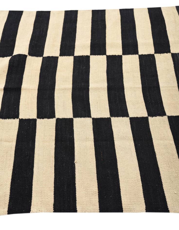 Detail image of  3' 11 x 5' 9  Hand Woven Kilim Modern Wool Rug