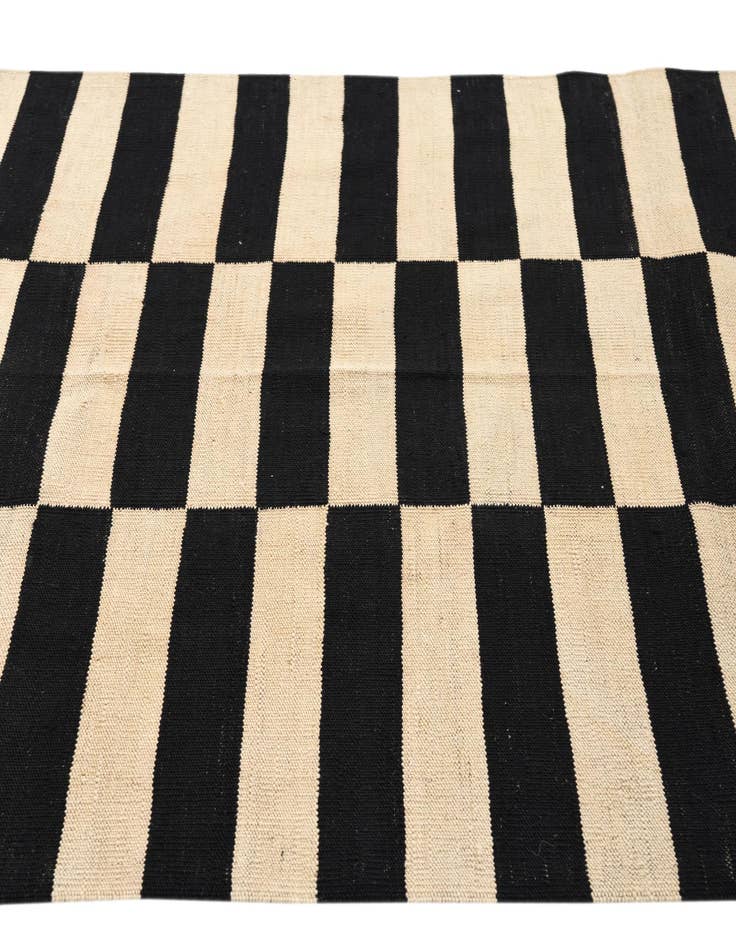 Detail image of  4' 1 x 5' 11  Hand Woven Kilim Modern Wool Rug