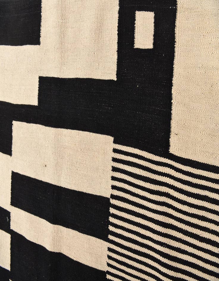 Detail image of  4' 11 x 6' 7  Hand Woven Kilim Modern Wool Rug