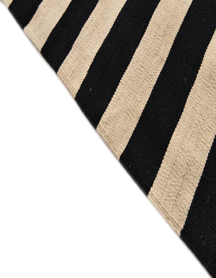 Detail image of  6' 8 x 9' 9  Hand Woven Kilim Modern Wool Rug