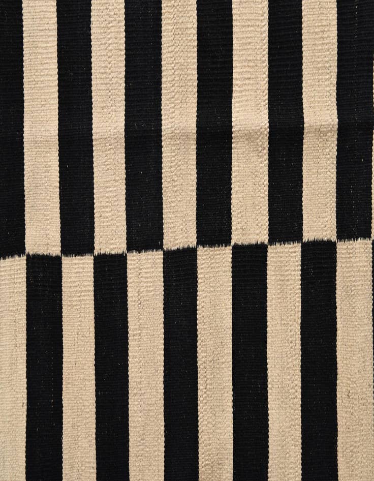 Detail image of  6' 8 x 9' 9  Hand Woven Kilim Modern Wool Rug