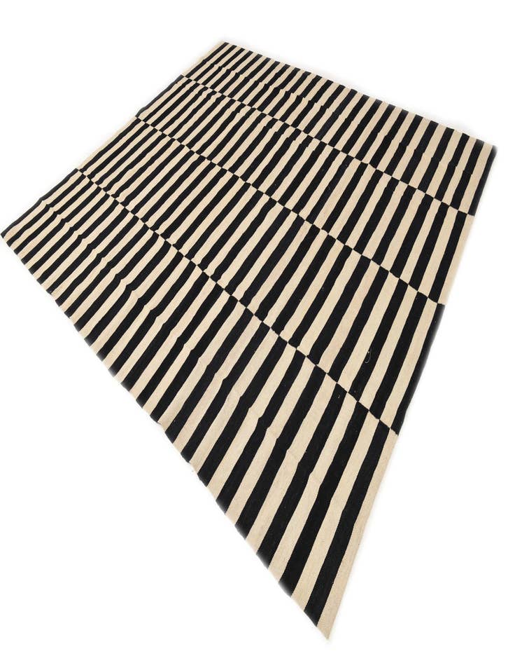 Detail image of  8' 5 x 9' 7  Hand Woven Kilim Modern Wool Rug