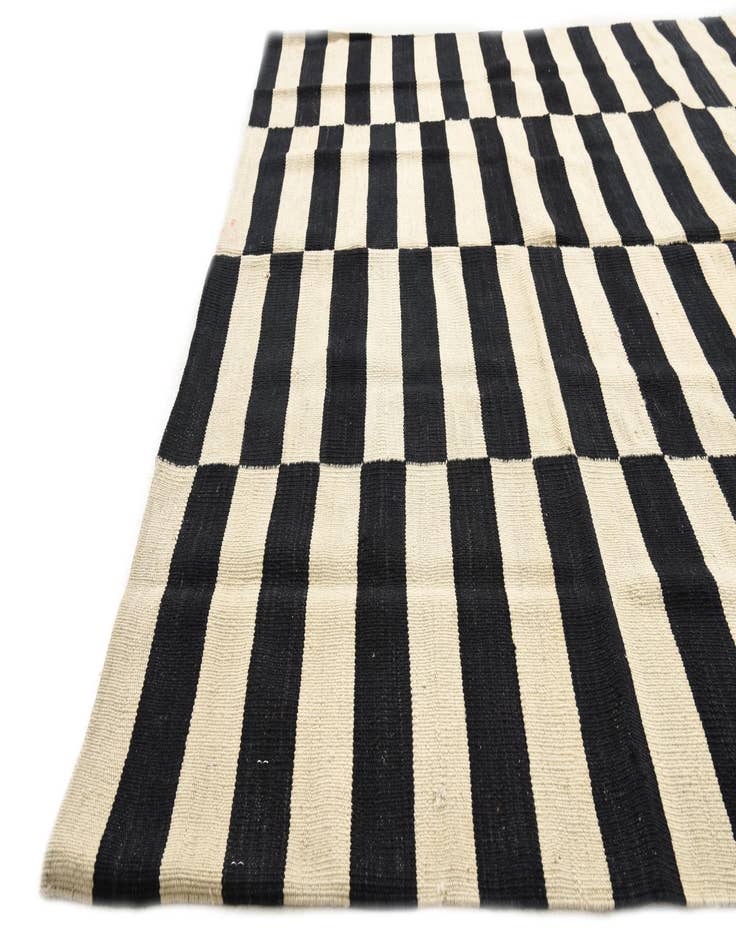 Detail image of  5' 4 x 7' 9  Hand Woven Kilim Modern Wool Rug