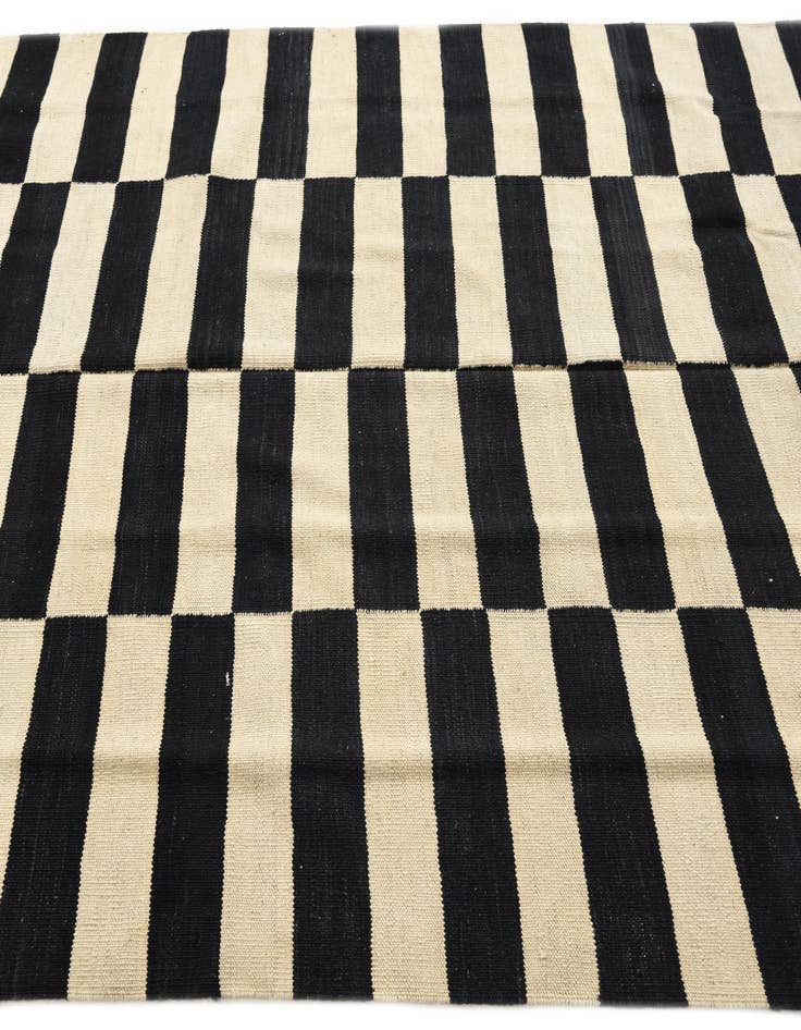 Detail image of  5' 4 x 7' 9  Hand Woven Kilim Modern Wool Rug