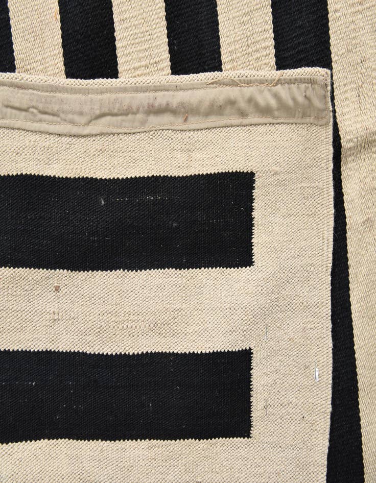 Detail image of  8' 3 x 11'  Hand Woven Kilim Modern Wool Rug