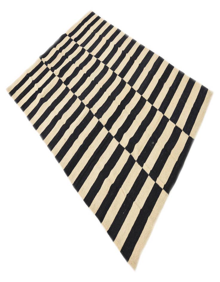 Detail image of  4' 2 x 5' 10  Hand Woven Kilim Modern Wool Rug