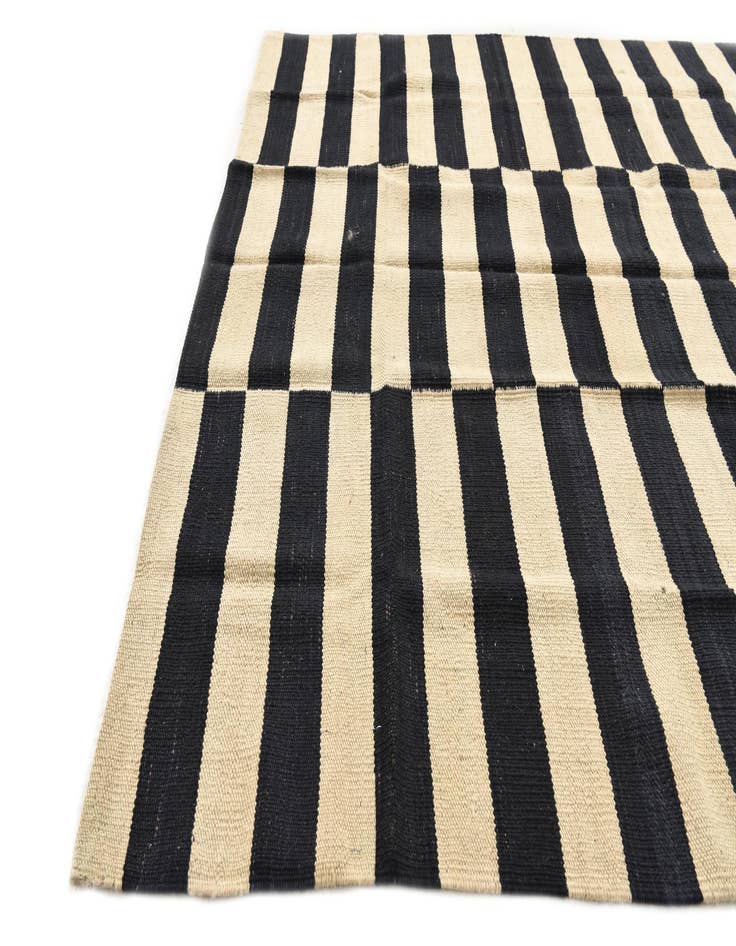 Detail image of  4' 2 x 5' 10  Hand Woven Kilim Modern Wool Rug