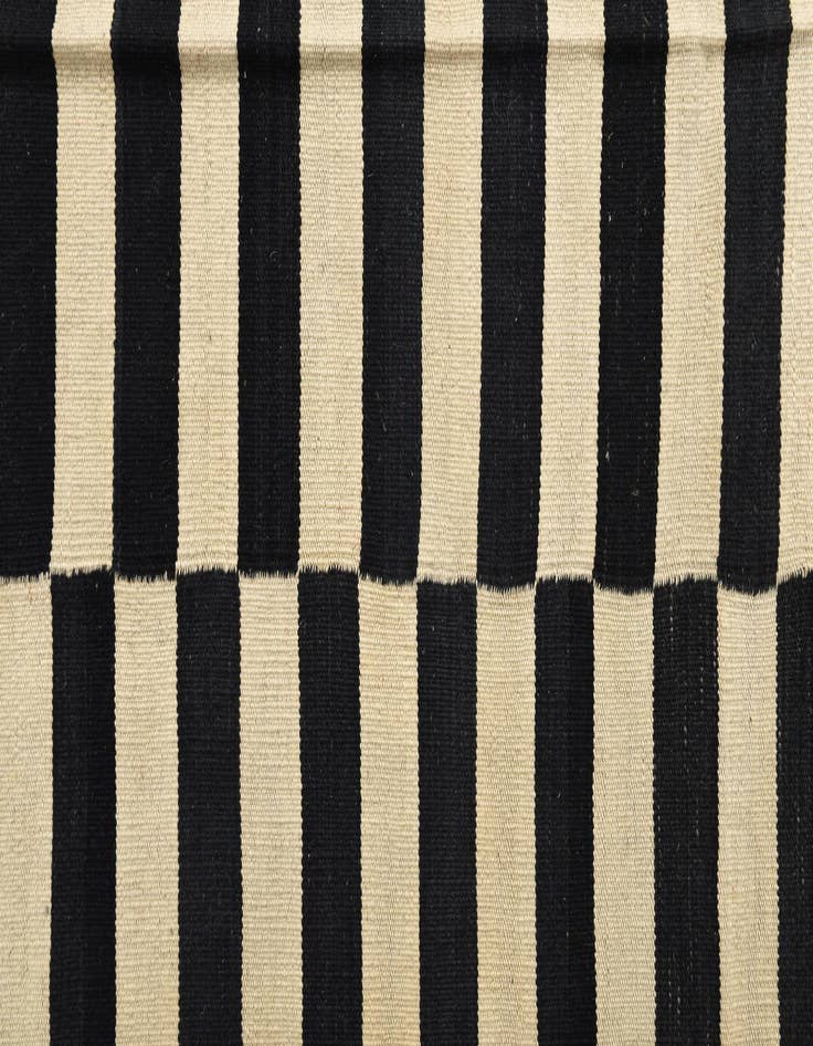 Detail image of  5' 7 x 7' 9  Hand Woven Kilim Modern Wool Rug