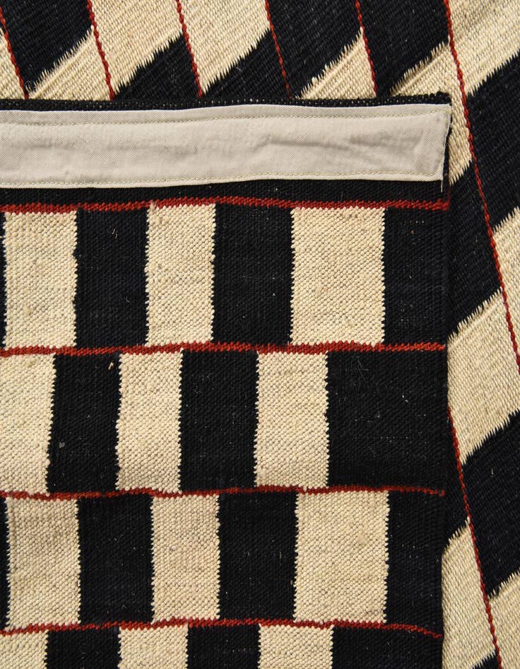 Detail image of  5' 9 x 7' 7  Hand Woven Kilim Modern Wool Rug
