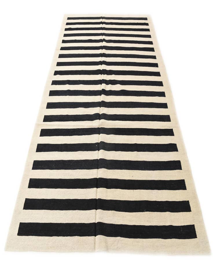 Detail image of  6' 9 x 9' 7  Hand Woven Kilim Modern Wool Rug