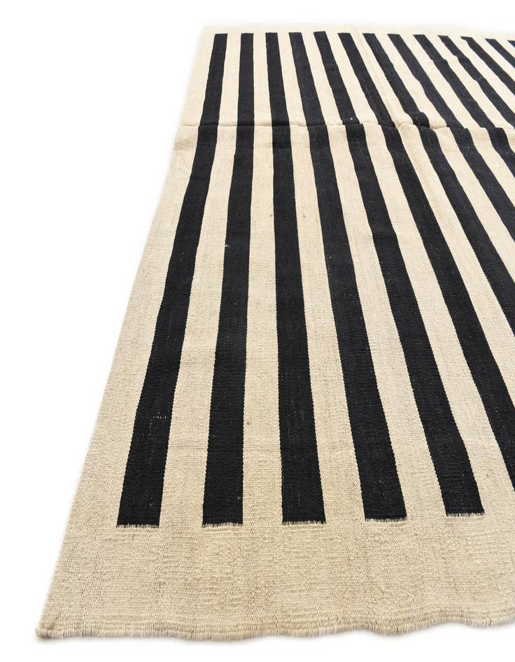 Detail image of  6' 9 x 9' 7  Hand Woven Kilim Modern Wool Rug