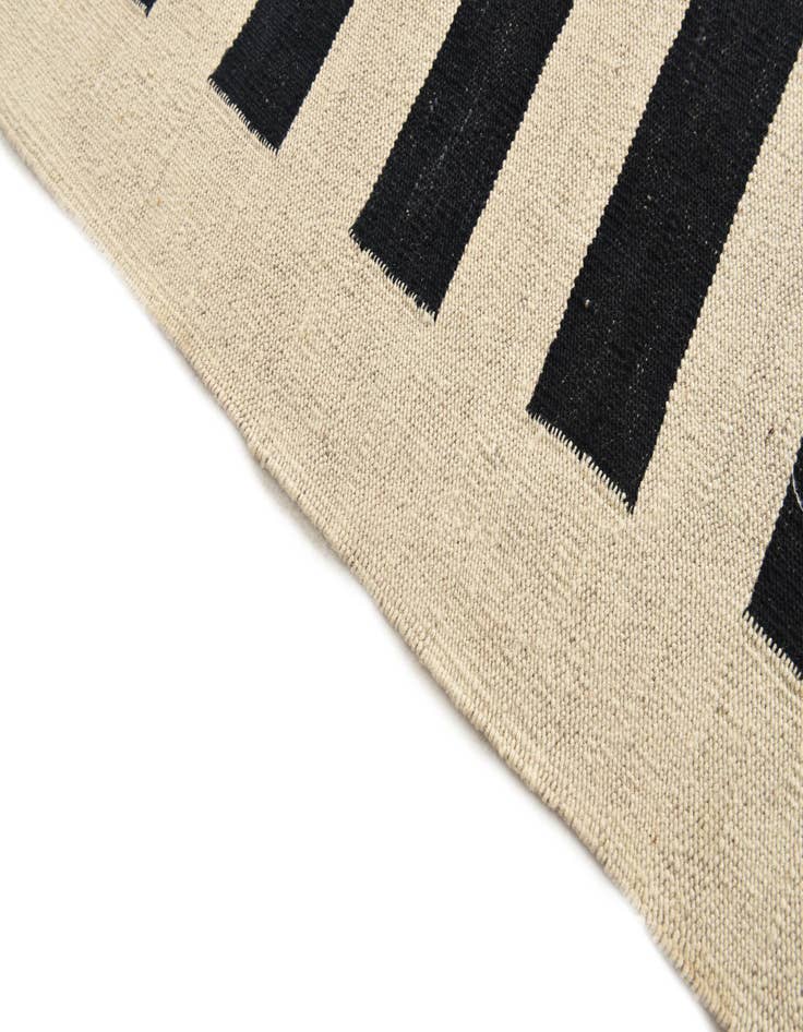 Detail image of  6' 9 x 9' 7  Hand Woven Kilim Modern Wool Rug