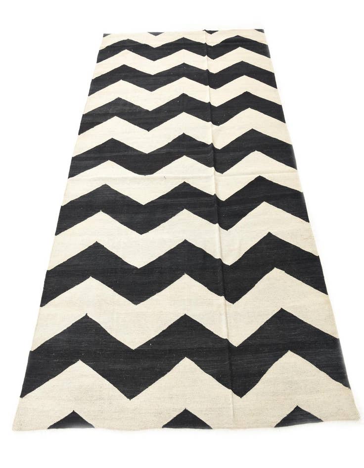 Detail image of  5' 10 x 7' 8  Hand Woven Kilim Modern Wool Rug