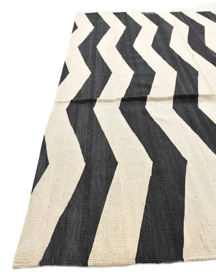 Detail image of  5' 10 x 7' 8  Hand Woven Kilim Modern Wool Rug