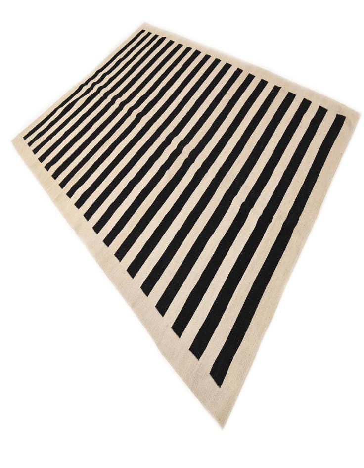 Detail image of  6' 10 x 9' 9  Hand Woven Kilim Modern Wool Rug