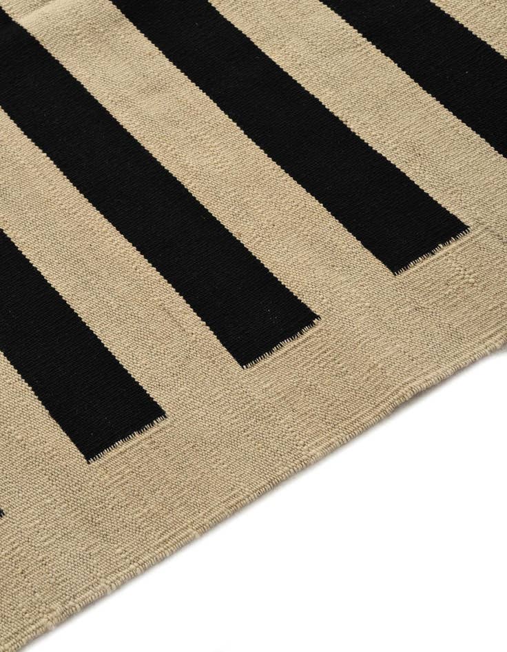 Detail image of  5' 7 x 7' 8  Hand Woven Kilim Modern Wool Rug