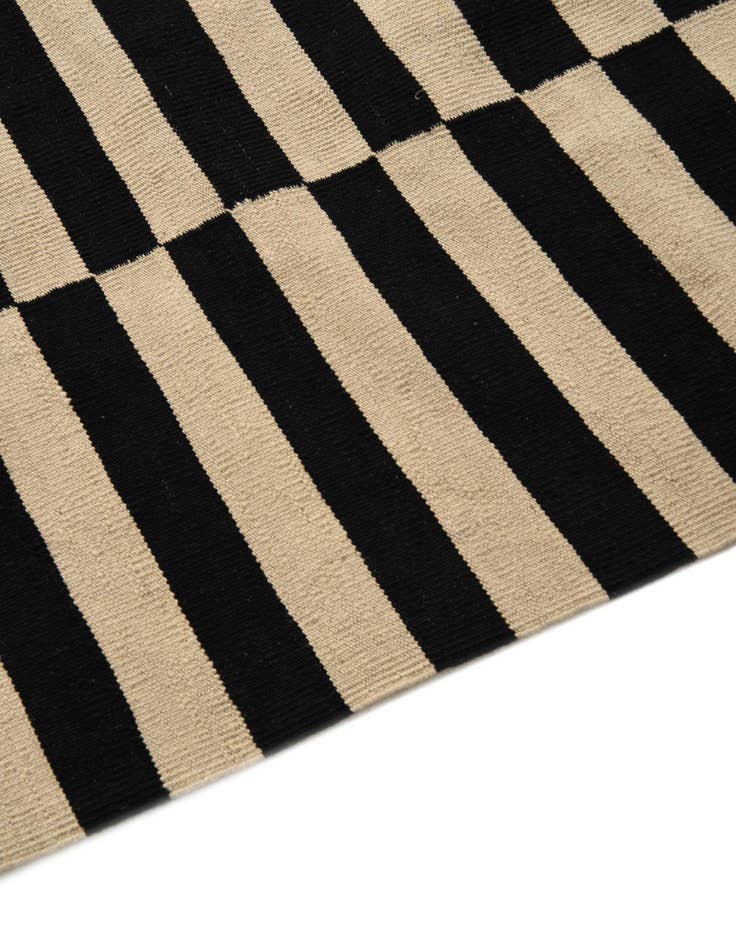 Detail image of  5' 7 x 7' 8  Hand Woven Kilim Modern Wool Rug