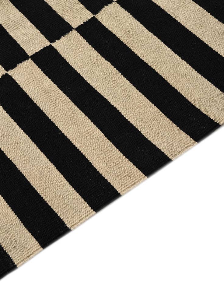 Detail image of  5' 4 x 7' 10  Hand Woven Kilim Modern Wool Rug