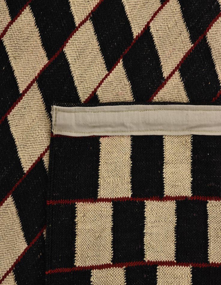 Detail image of  5' 9 x 7' 5  Hand Woven Kilim Modern Wool Rug