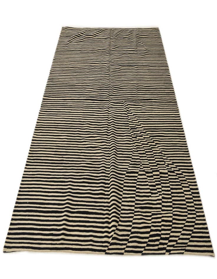 Detail image of  5' 9 x 7' 10  Hand Woven Kilim Modern Wool Rug