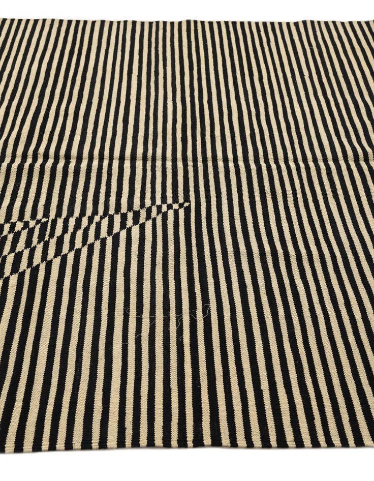 Detail image of  5' 9 x 7' 10  Hand Woven Kilim Modern Wool Rug