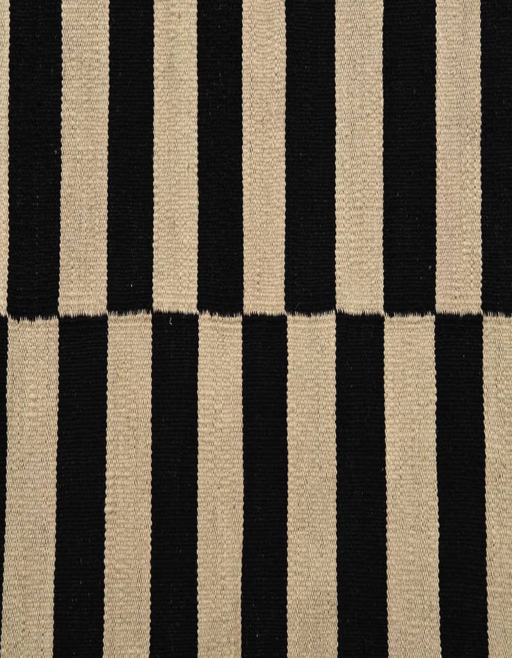 Detail image of  5' 7 x 7' 9  Hand Woven Kilim Modern Wool Rug
