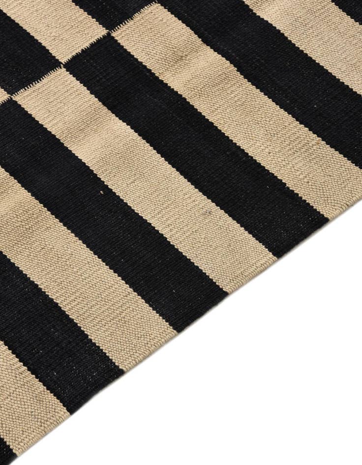 Detail image of  3' 3 x 4' 11  Hand Woven Kilim Modern Wool Rug