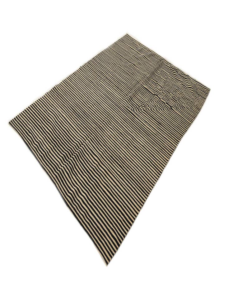 Detail image of  5' 7 x 7' 9  Hand Woven Kilim Modern Wool Rug