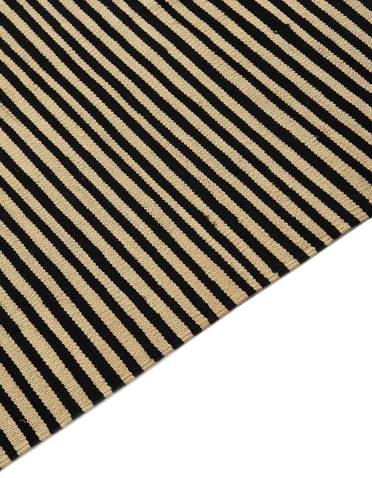 Detail image of  5' 7 x 7' 9  Hand Woven Kilim Modern Wool Rug