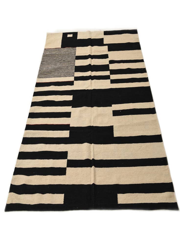 Detail image of  5' 9 x 7' 7  Hand Woven Kilim Modern Wool Rug