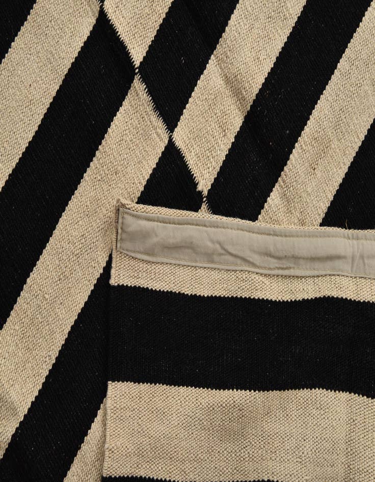 Detail image of  8' 2 x 11' 1  Hand Woven Kilim Modern Wool Rug