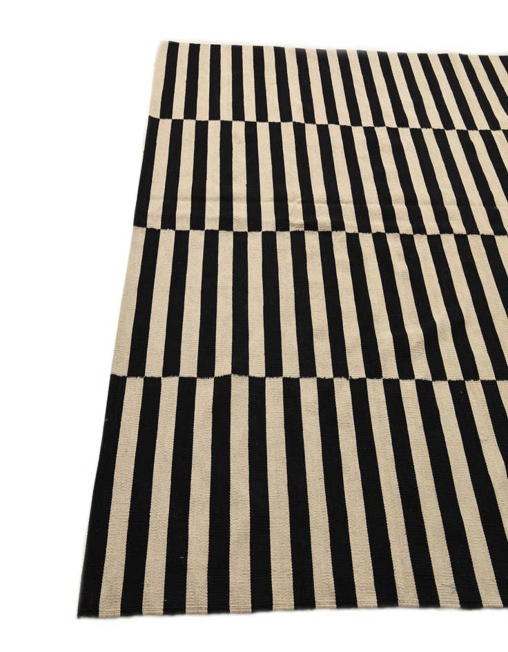 Detail image of  6' 7 x 9' 9  Hand Woven Kilim Modern Wool Rug