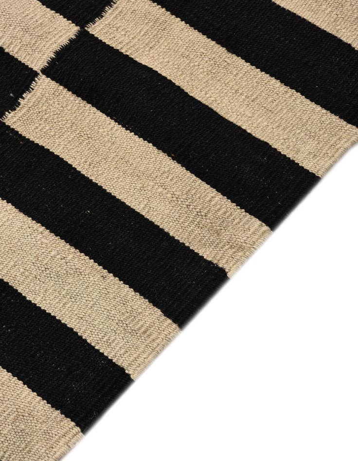 Detail image of  2' 8 x 3' 10  Hand Woven Kilim Modern Wool Rug