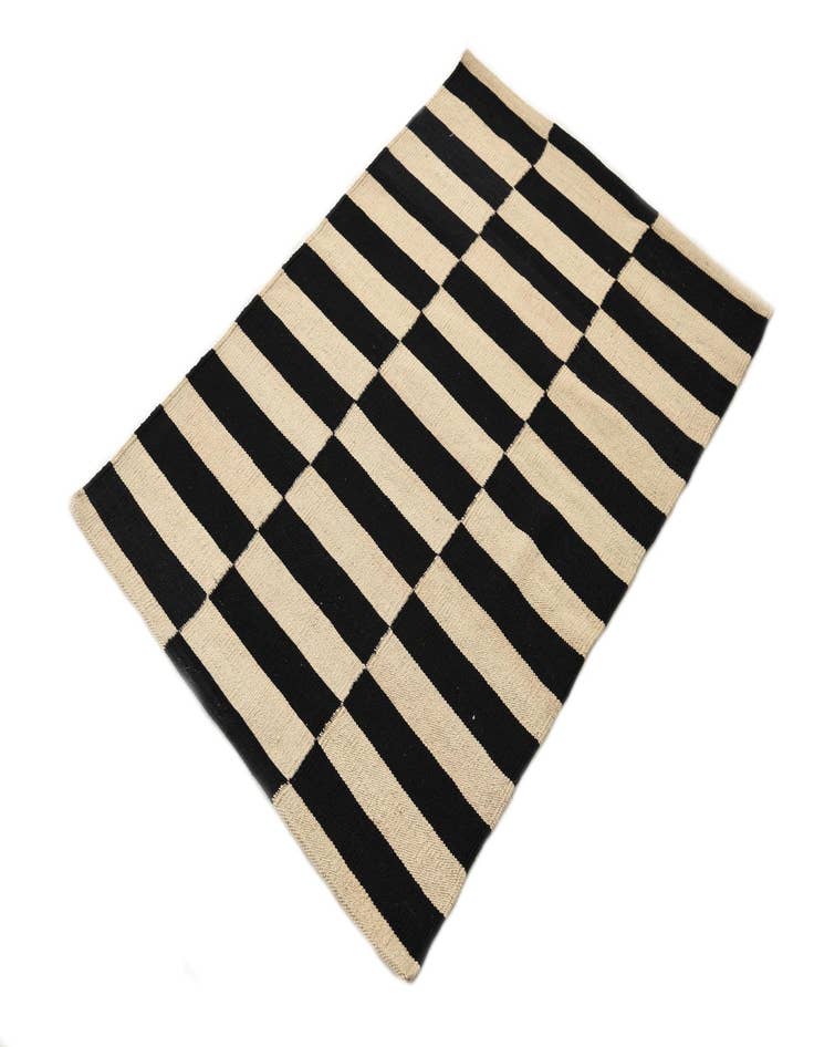 Detail image of  2' 7 x 3' 9  Hand Woven Kilim Modern Wool Rug