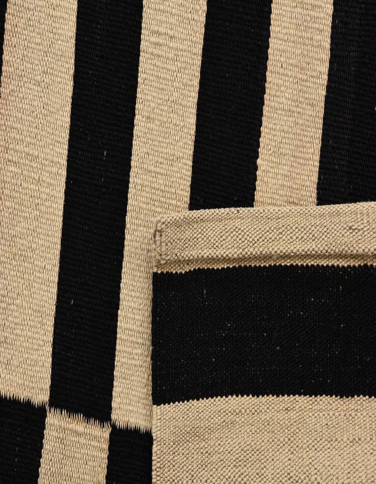 Detail image of  2' 7 x 3' 9  Hand Woven Kilim Modern Wool Rug