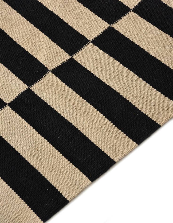 Detail image of  2' 8 x 3' 9  Hand Woven Kilim Modern Wool Rug