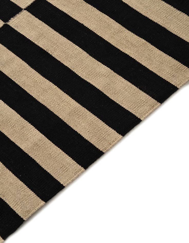 Detail image of  6' 6 x 9' 10  Hand Woven Kilim Modern Wool Rug